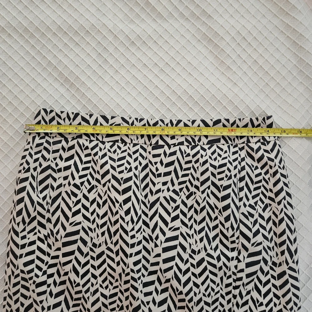 LOFT Petite Gray & White Pattern Pencil Skirt - Picture 4 of 7